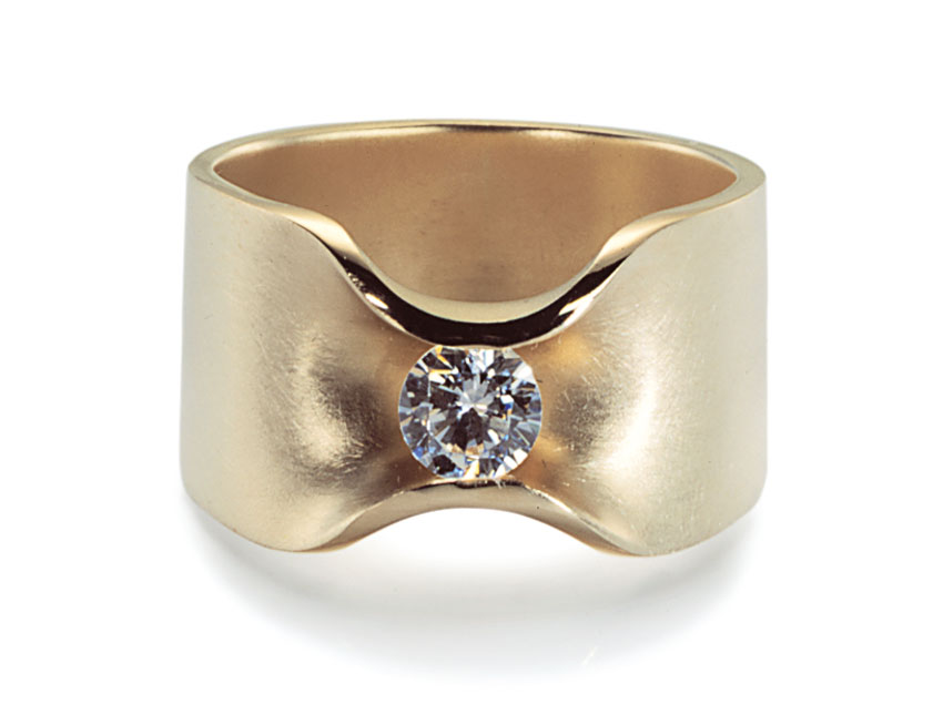 Devotion Ring aus Gelbgold mit schwebend gefasstem Brillanten